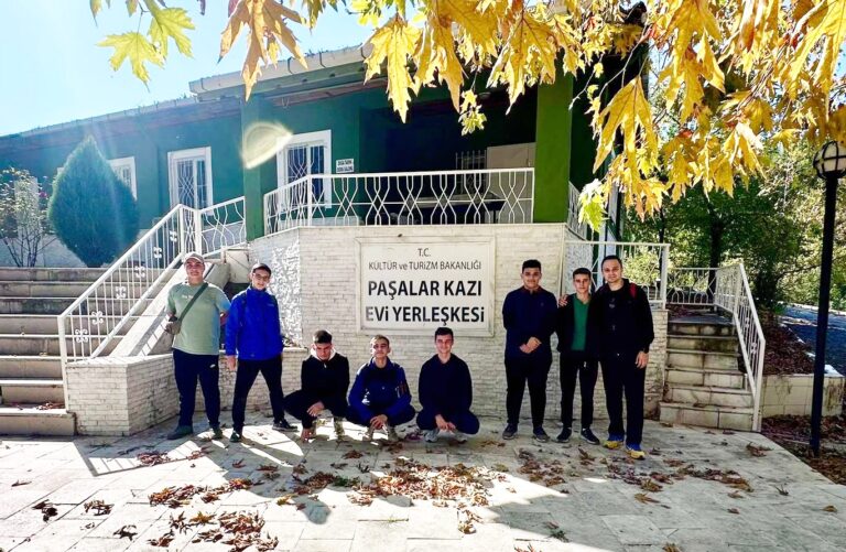 YEREL TARİHE IŞIK TUTAN GEZİ