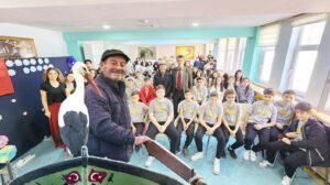 ADEM AMCA’YA ÖĞRENCİLER ‘YAREN’LİK ETTİ