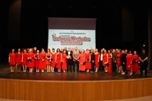 BAHAR, KONSERLE RENKLENDİ