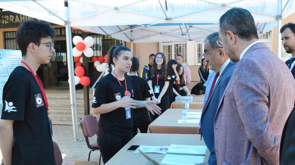 İBRAHİM ÖNAL’DA TÜBİTAK BİLİM FUARI AÇILDI