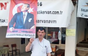 LALAŞAHİN MUHTAR’INDAN BAYRAM HEDİYESİ