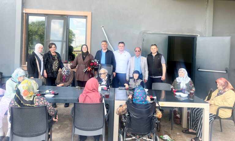 MHP’DEN YAŞLILARA VEFA ZİYARETİ