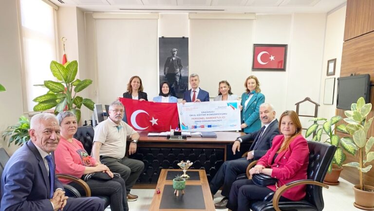 ÖĞRETMENLERDEN AVRUPA’DA EĞİTİM YOLCULUĞU