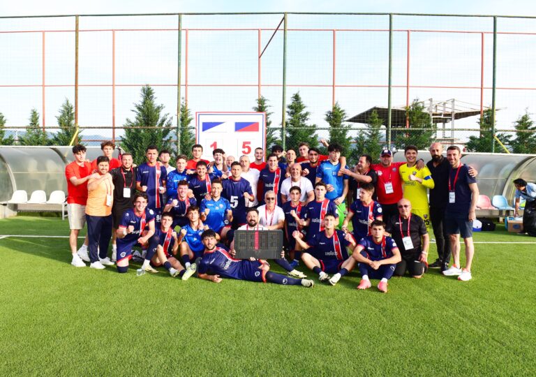 PAŞA’NIN GENÇLERİ FİNALE YÜKSELDİ