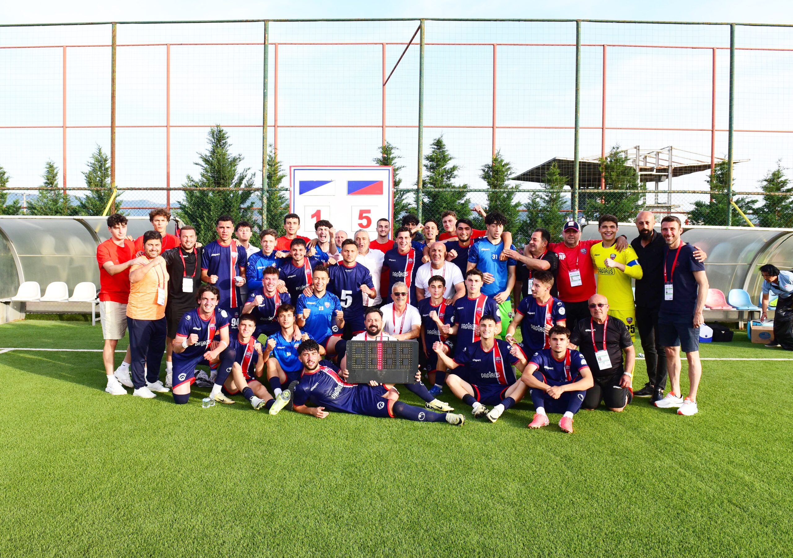 PAŞA’NIN GENÇLERİ FİNALE YÜKSELDİ