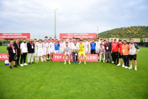 ŞAMPİYONLUK PENALTILARLA KAÇTI