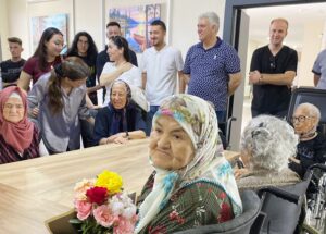 HUZUREVİ’NDE KUŞAKLAR ARASI BULUŞMA