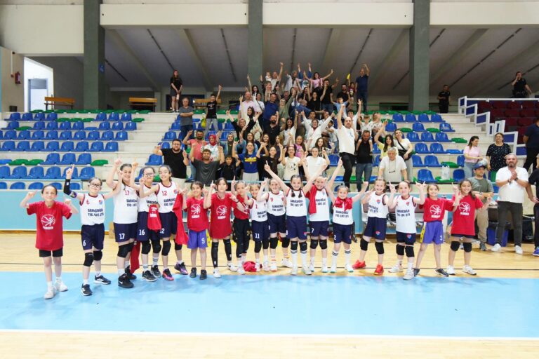 ‘POTA’NIN PERİLERİ’NDEN DESTANSI ŞAMPİYONLUK