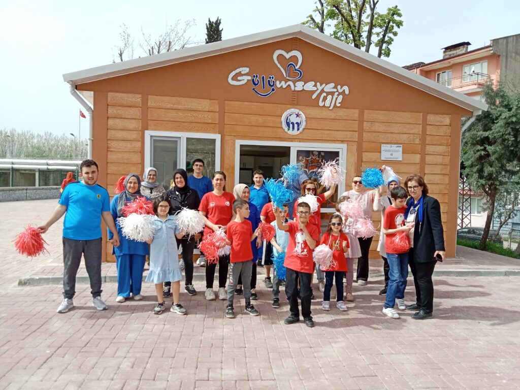 OTİZMLİ BİREYLER ‘GÜLÜMSEYECEK’