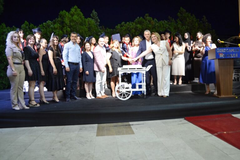 ÖZKOCAMAN AÇI KOLEJİ’NDE MEZUNİYET COŞKUSU
