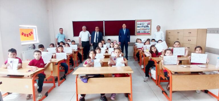 SON DERS ZİLİ ÇALDI, KARNELER KAYMAKAMDAN