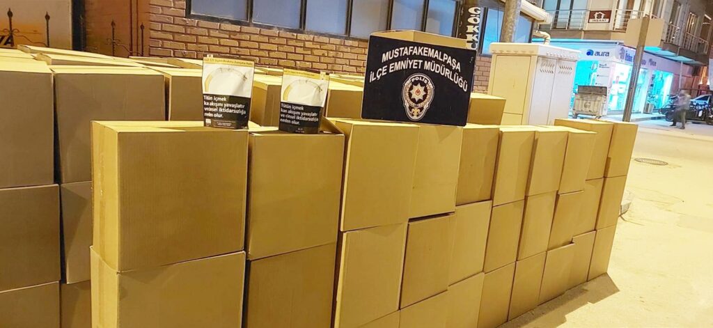 YÜZLERCE KİLO TÜTÜN ELE GEÇİRİLDİ