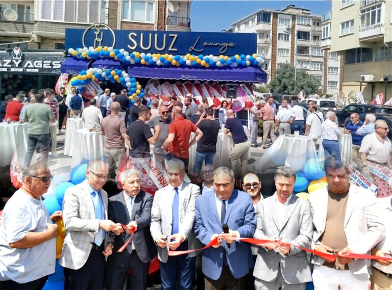 ‘SUUZ LOUNGE’ KAPILARINI AÇTI
