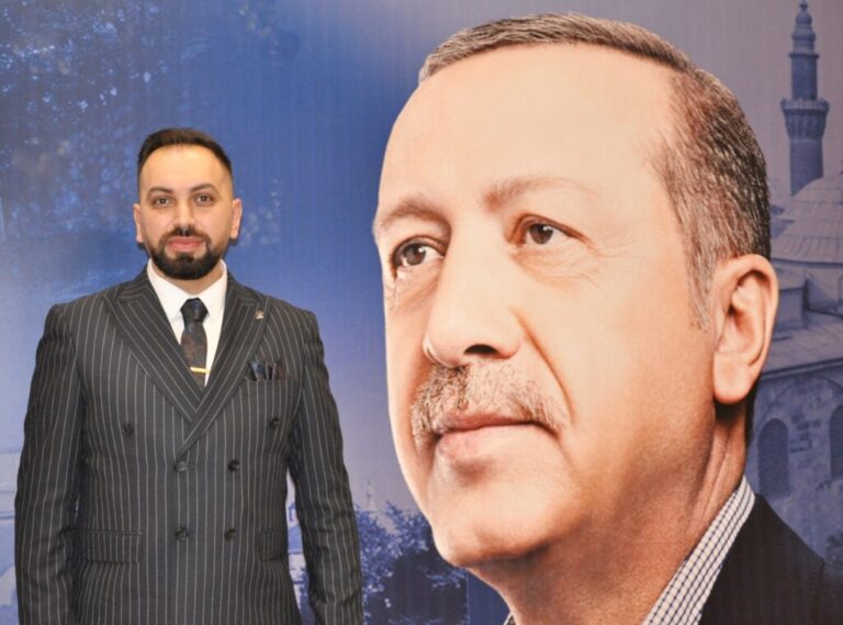 AK GENÇLİK’TE ‘ZORUNLU’ AYRILIK