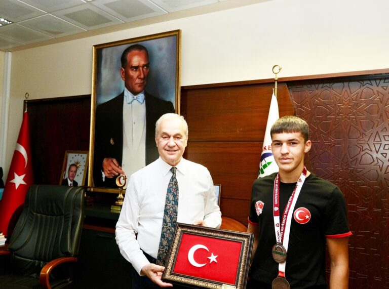 ER MEYDANININ GENÇ YILDIZINA ‘ERDEM’ DESTEĞİ