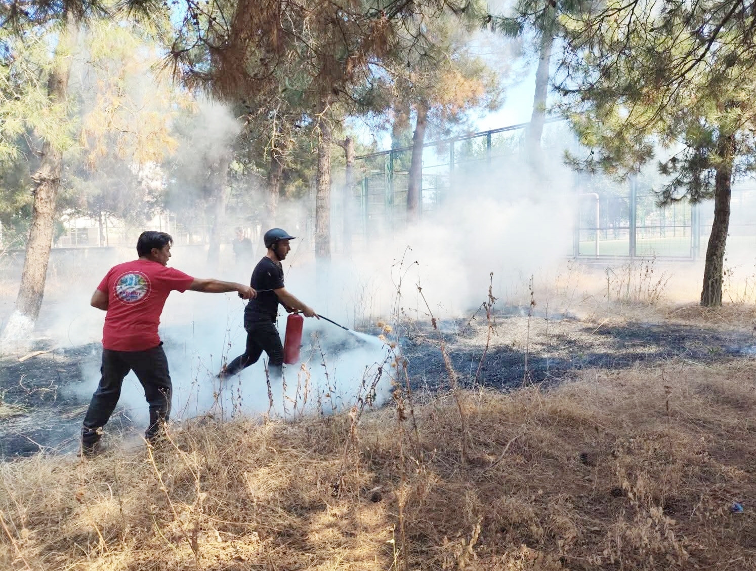 YANGIN, OKULLAR BÖLGESİNİ TEHDİT ETTİ