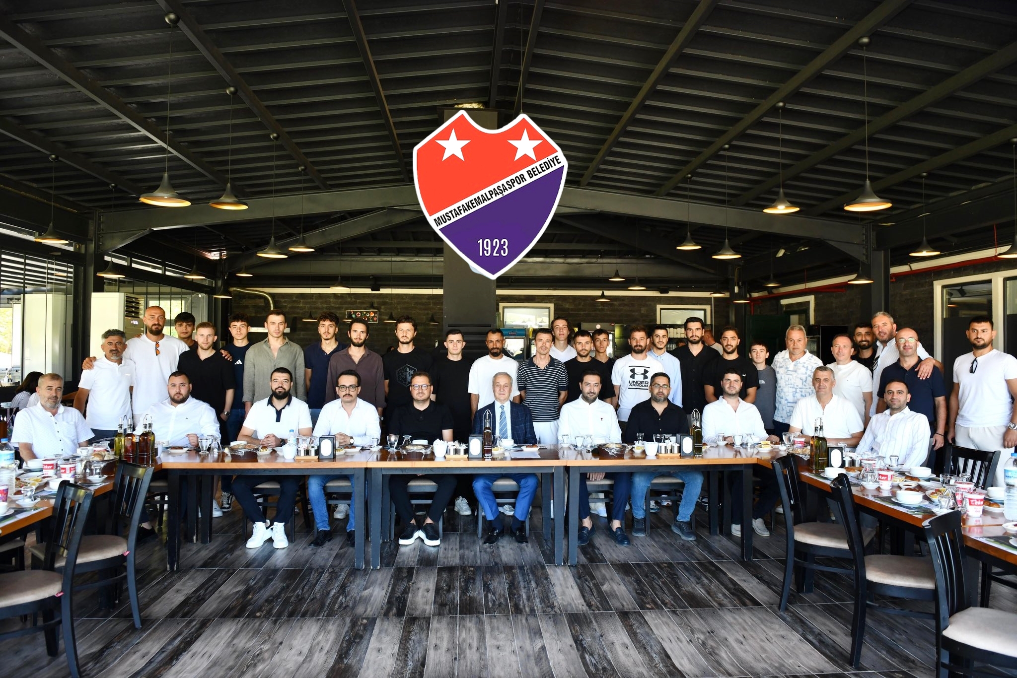 PAŞA, İŞARET FİŞEĞİNİ YAKTI