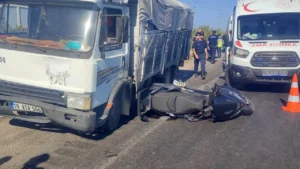 BABA VE OĞLU FECİ KAZA AYIRDI