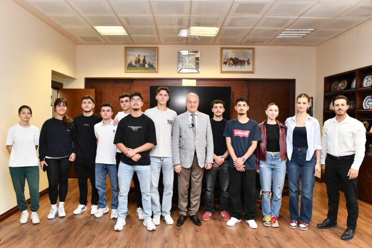 BELEDİYE ÖNCÜLÜK ETTİ, 17 ÖĞRENCİ HEDEFE ULAŞTI