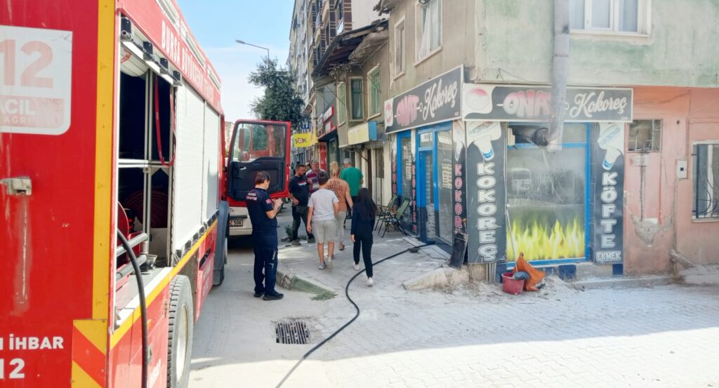 İŞ YERİNDEN DUMANLAR YÜKSELDİ