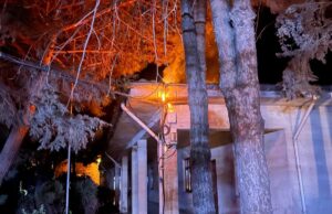 İŞYERİNİN ÇATISI YANDI