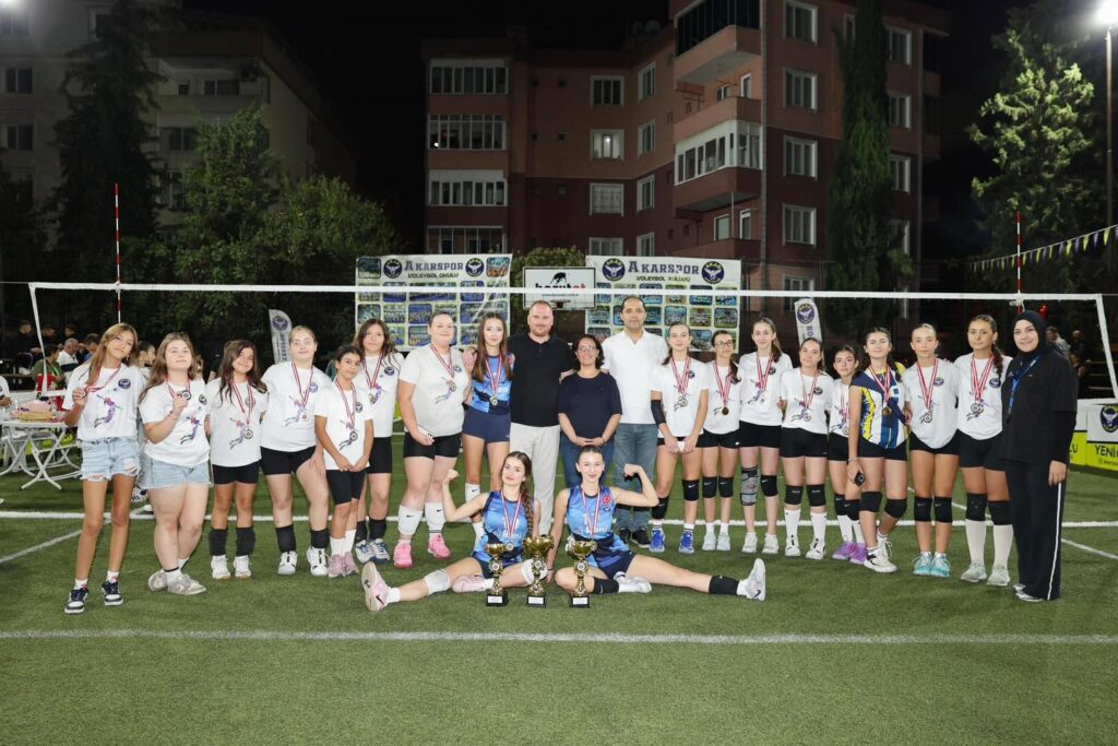 VOLEYBOL TURNUVASI’NDA MUHTEŞEM FİNAL
