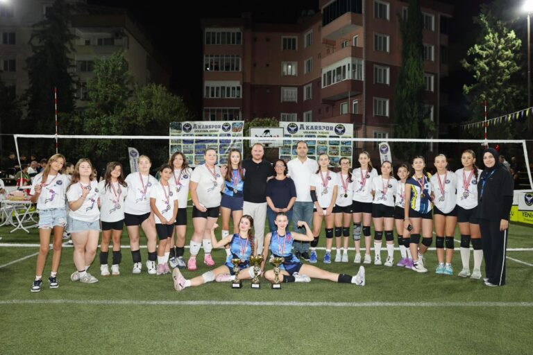 VOLEYBOL TURNUVASI’NDA MUHTEŞEM FİNAL