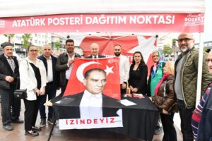 29 EKİM, ‘ATATÜRK’ POSTERLERİYLE KARŞILANDI
