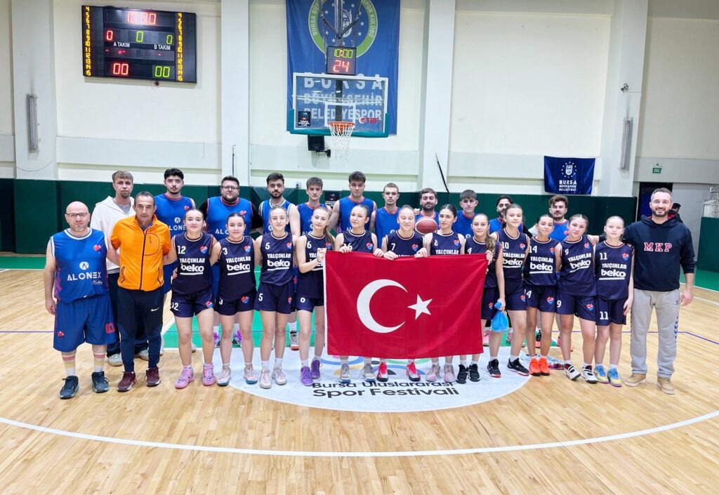 BASKETBOL TAKIMLARI ÇİFTE BAYRAM YAŞATTI