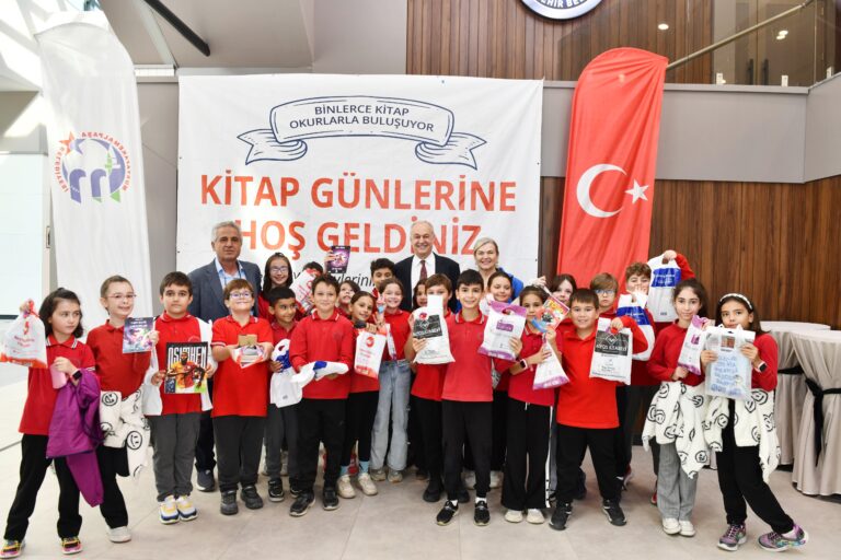 KİTAPLARIN BÜYÜLÜ DÜNYASI ARALANDI