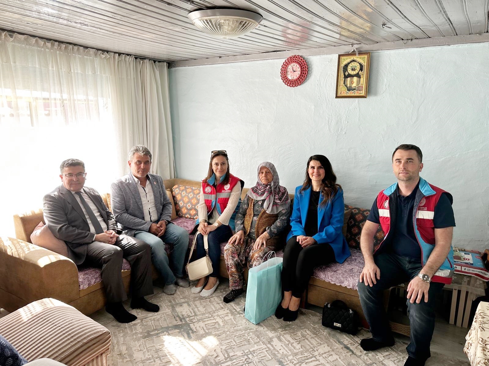 SYDV ÜYELERİNDEN YAŞLILARA SAYGI ZİYARETİ