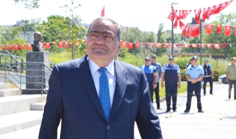 ‘CUMHURİYET, TEK YOLUMUZ’