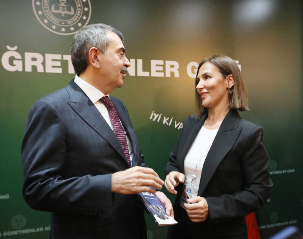 ECEM MUSLU’DAN GURUR VEREN TEMSİL