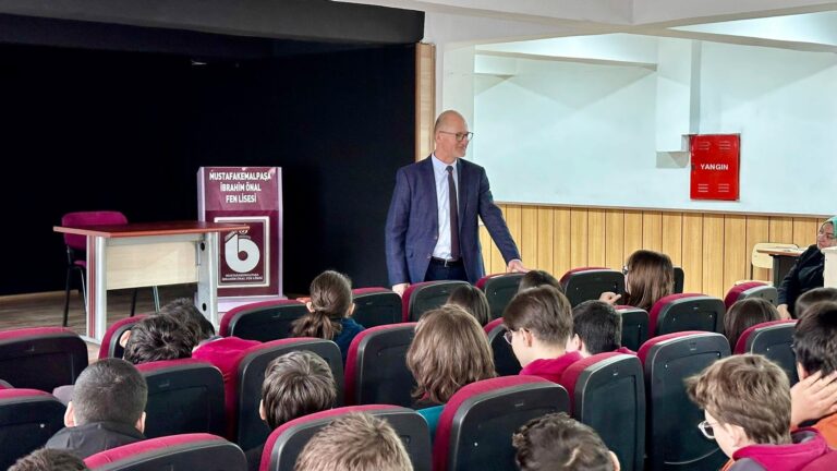 FEN LİSESİ’NDE İLHAM VEREN SÖYLEŞİ