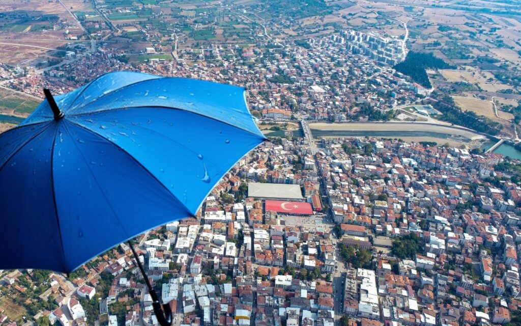 MUSTAFAKEMALPAŞA’DA YAĞMUR KAPIDA