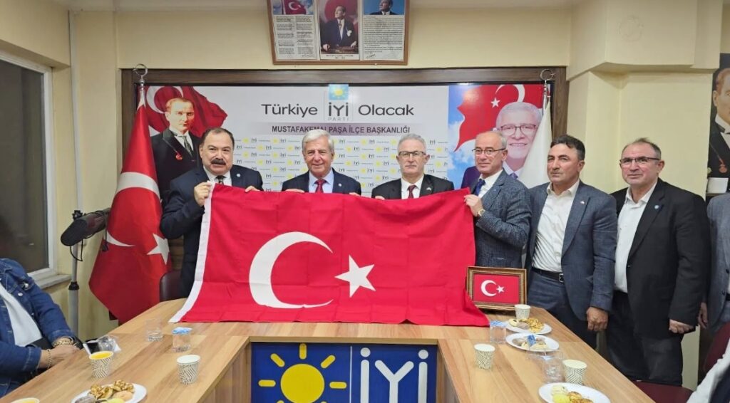 İYİ PARTİ ADAYI KOCAKURT’TAN MEMLEKET ÇIKARMASI