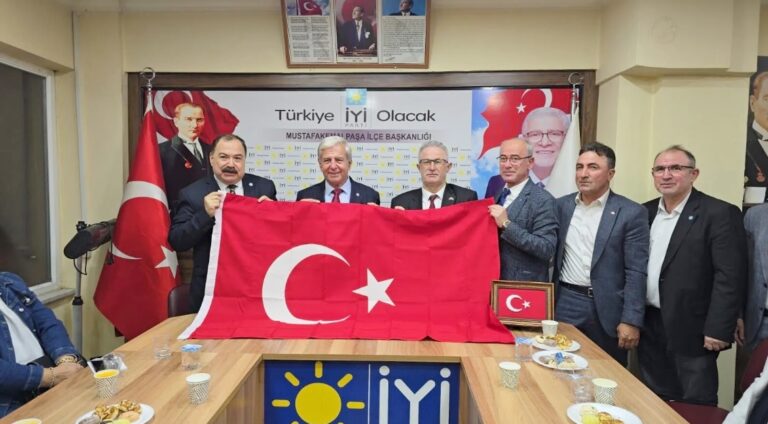 İYİ PARTİ ADAYI KOCAKURT’TAN MEMLEKET ÇIKARMASI