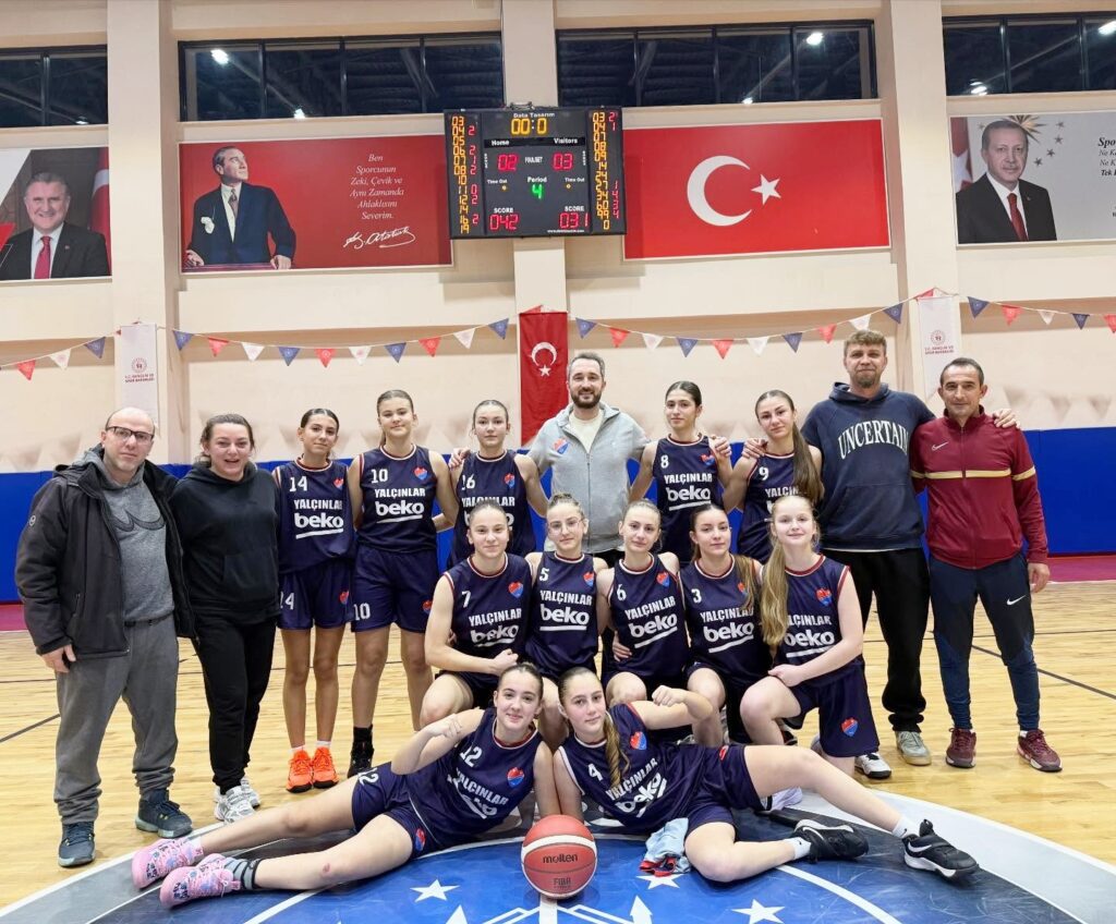 PAŞA’NIN KIZLARI PLAY-OFF’U GARANTİLEDİ