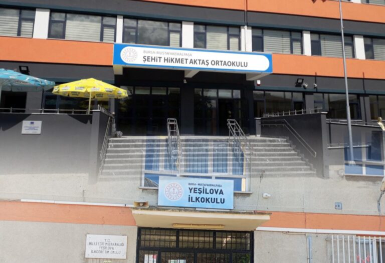 DİL YARIŞMASINDA ÇİFTE BURSA BİRİNCİLİĞİ