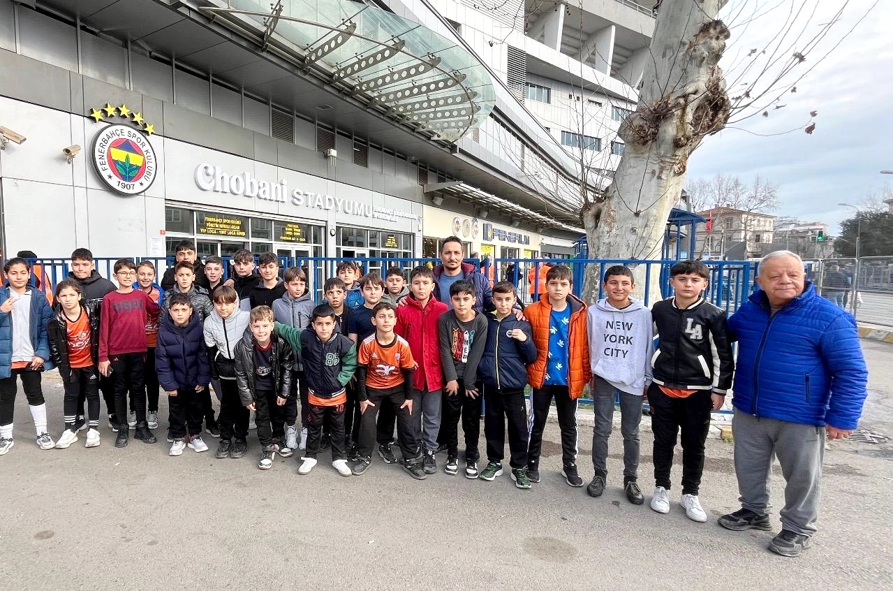 EFA 14 EYLÜL’DEN FENERBAHÇE ALTYAPISINA ÇIKARMA