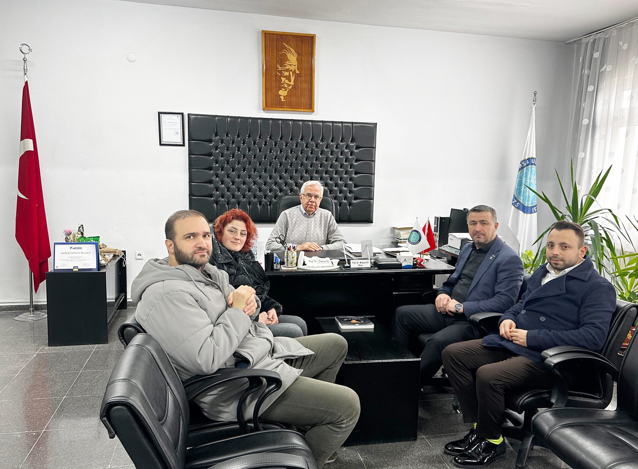 ÜNİVERSİTEDE EĞİTİM MASASI