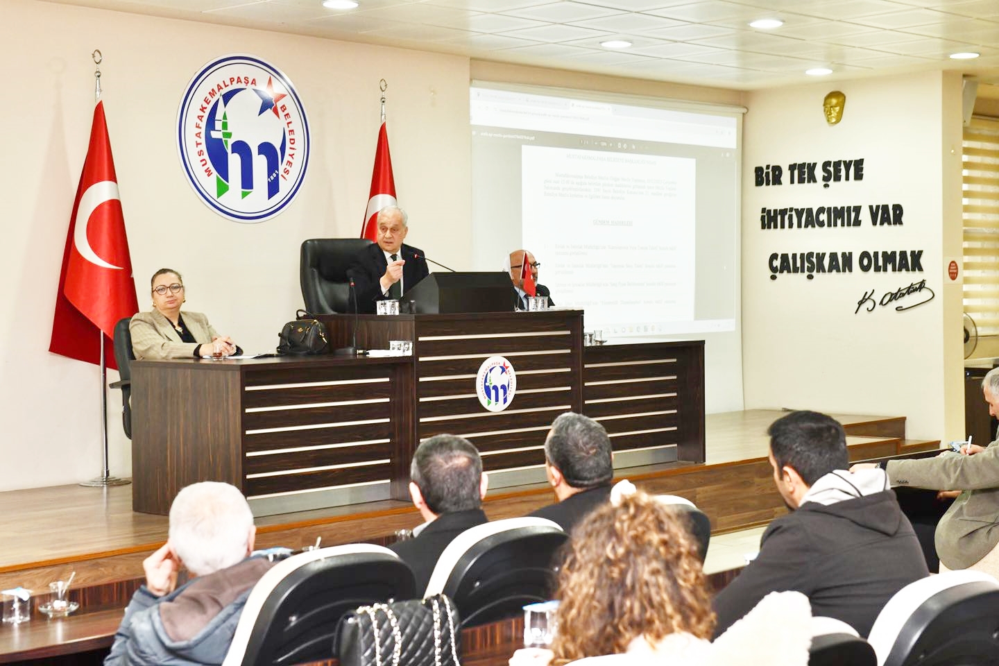 YENİ YILIN İLK MECLİSİNDE GÜNDEM YOĞUN