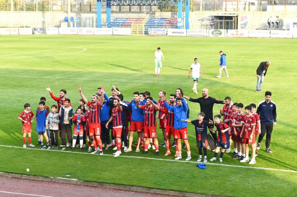 ‘BAL’ YOLUNDA ETKİLEYİCİ PERFORMANS