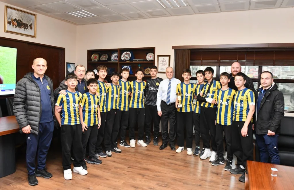 AKAR’IN GENÇ YILDIZLARINA ‘ERDEM’Lİ DESTEK