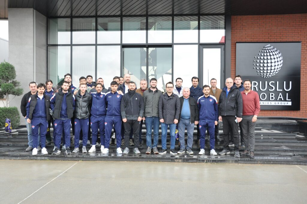 ERUSLU HOLDİNG’DEN PAŞA’YA ZİRVE YEMEĞİ