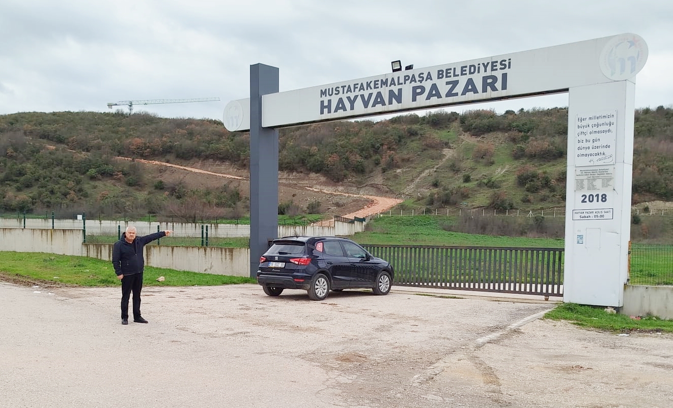 HAYVAN PAZARI KAPALI, ÜRETİCİ İSYANDA