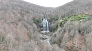 KARLAR ERİDİ, SUUÇTU COŞTU