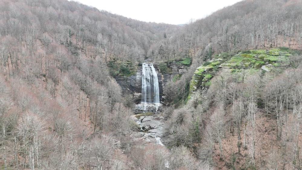 KARLAR ERİDİ, SUUÇTU COŞTU