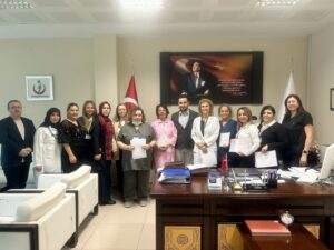 ÖZVERİLİ SAĞLIK ÇALIŞANLARI ONURLANDIRILDI