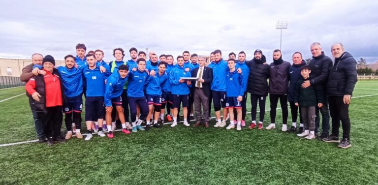 TAŞÖREN’DEN PAŞA’YA ‘TATLI’ MORAL